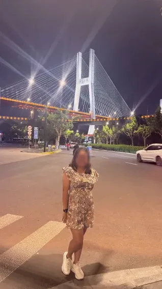 Alexandra, 34