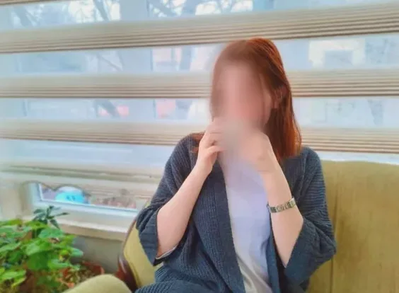 Amina, 24