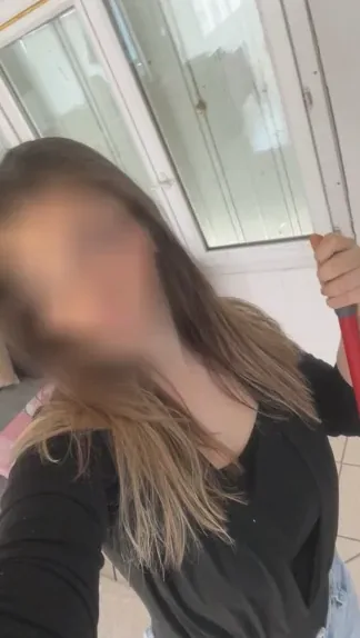 Andrea, 20