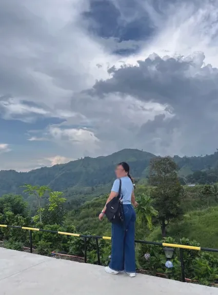 Bernadette, 30
