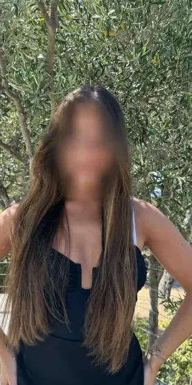 Emilia, 35