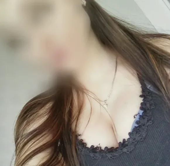 Fiona, 26