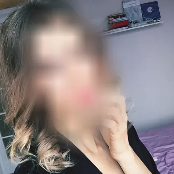 Karin, 32