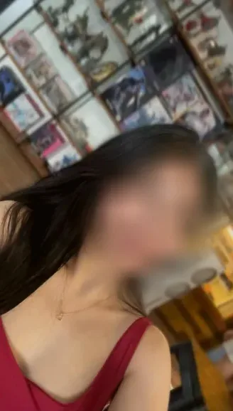 Lara, 28