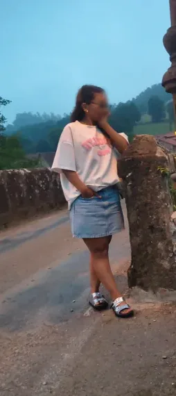 Leonie, 32