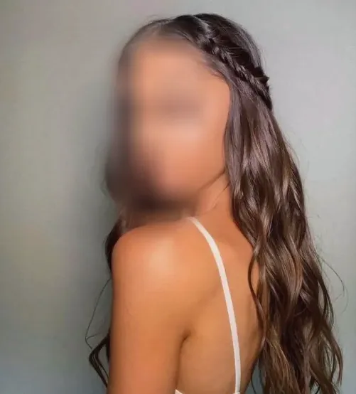 Sarah, 29