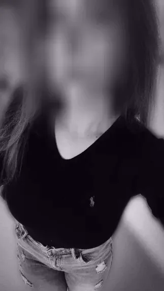 Simone, 26