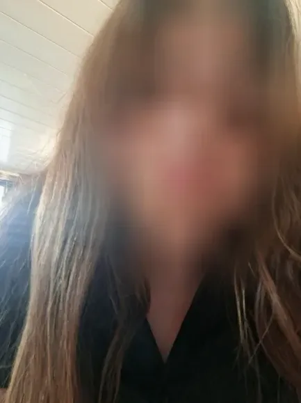 Yvonne, 27